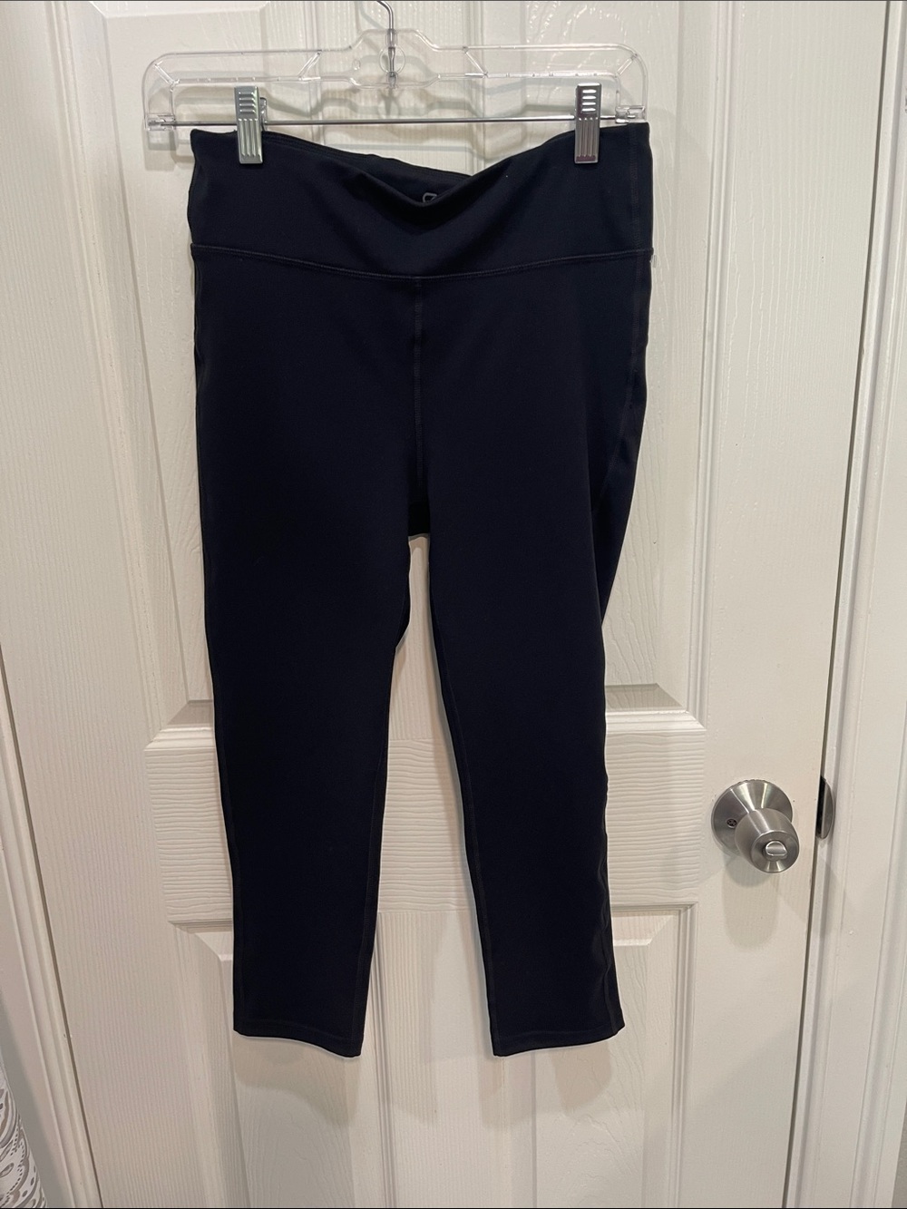 GAP Black High-Waist Capri Leggings size small
